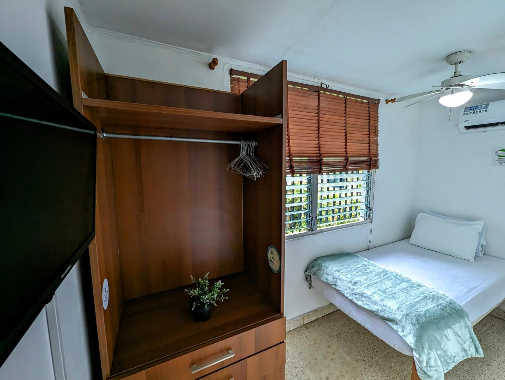 Hostal Yoha Панама Сити Екстериор снимка